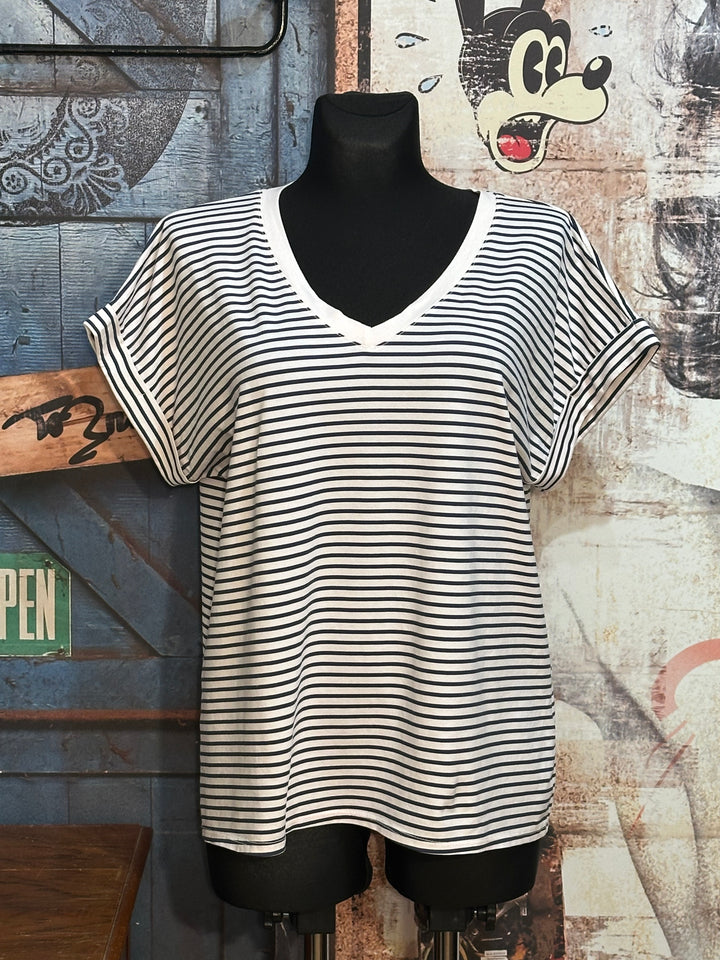 Marinière-T-Shirt mit V-Ausschnitt in Pastellrosa & Marineblau