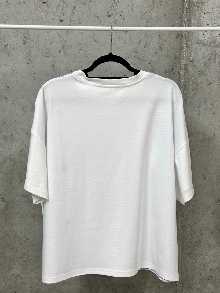 Oversize-T-Shirt aus zwei Materialien mit Streifenmuster und Details wie „Herzen und Stickereien“ (Größe 40/44)