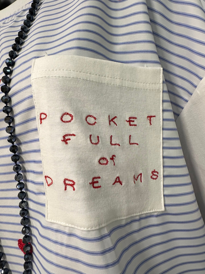 Oversize-T-Shirt aus zwei Materialien mit Streifenmuster und Details wie „Herzen und Stickereien“ (Größe 40/44)