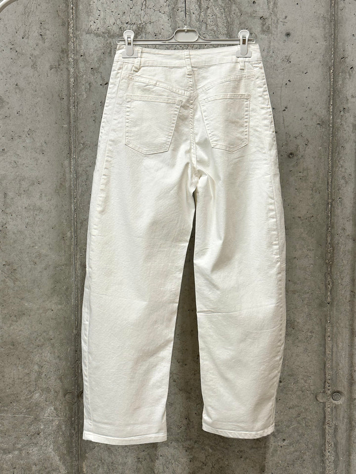 Weite Jeans im „Barrel“-Schnitt (36 ➡️ 44)