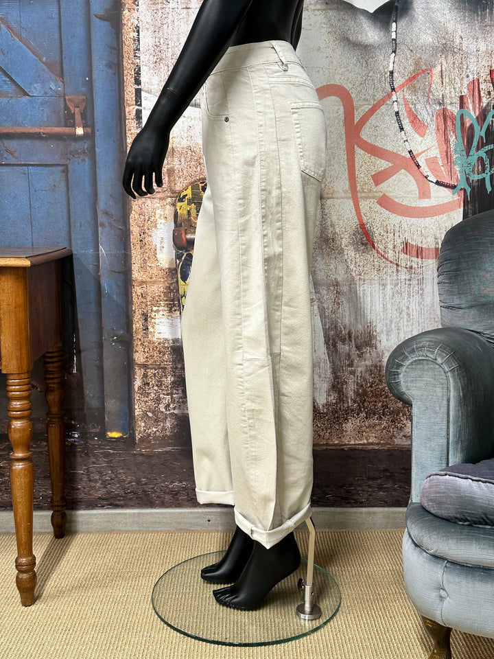 Weite Jeans im „Barrel“-Schnitt (36 ➡️ 44)