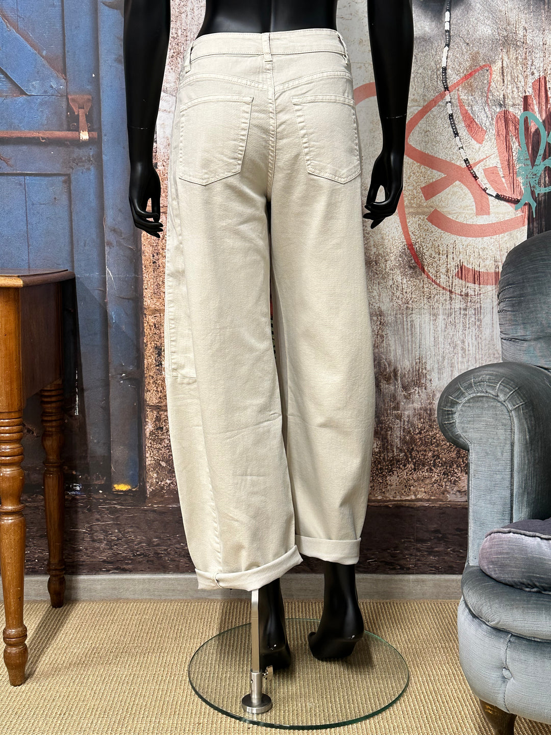 Weite Jeans im „Barrel“-Schnitt (36 ➡️ 44)