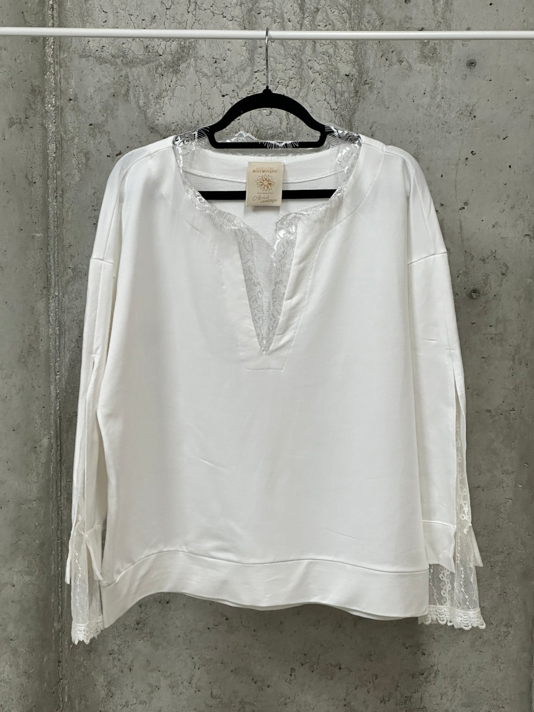 Weißer Pullover mit Spitzendetails (36/40) MADE IN ITALY