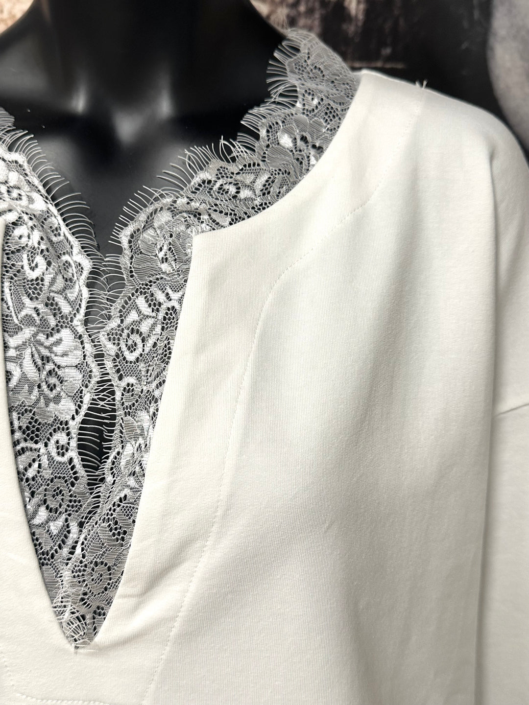 Weißer Pullover mit Spitzendetails (36/40) MADE IN ITALY