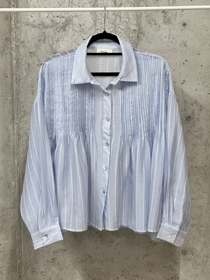 Fließendes, gestreiftes und plissiertes Hemd (38/42)