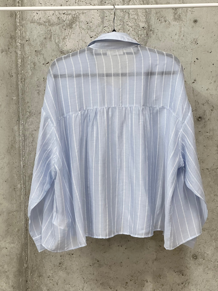 Fließendes, gestreiftes und plissiertes Hemd (38/42)