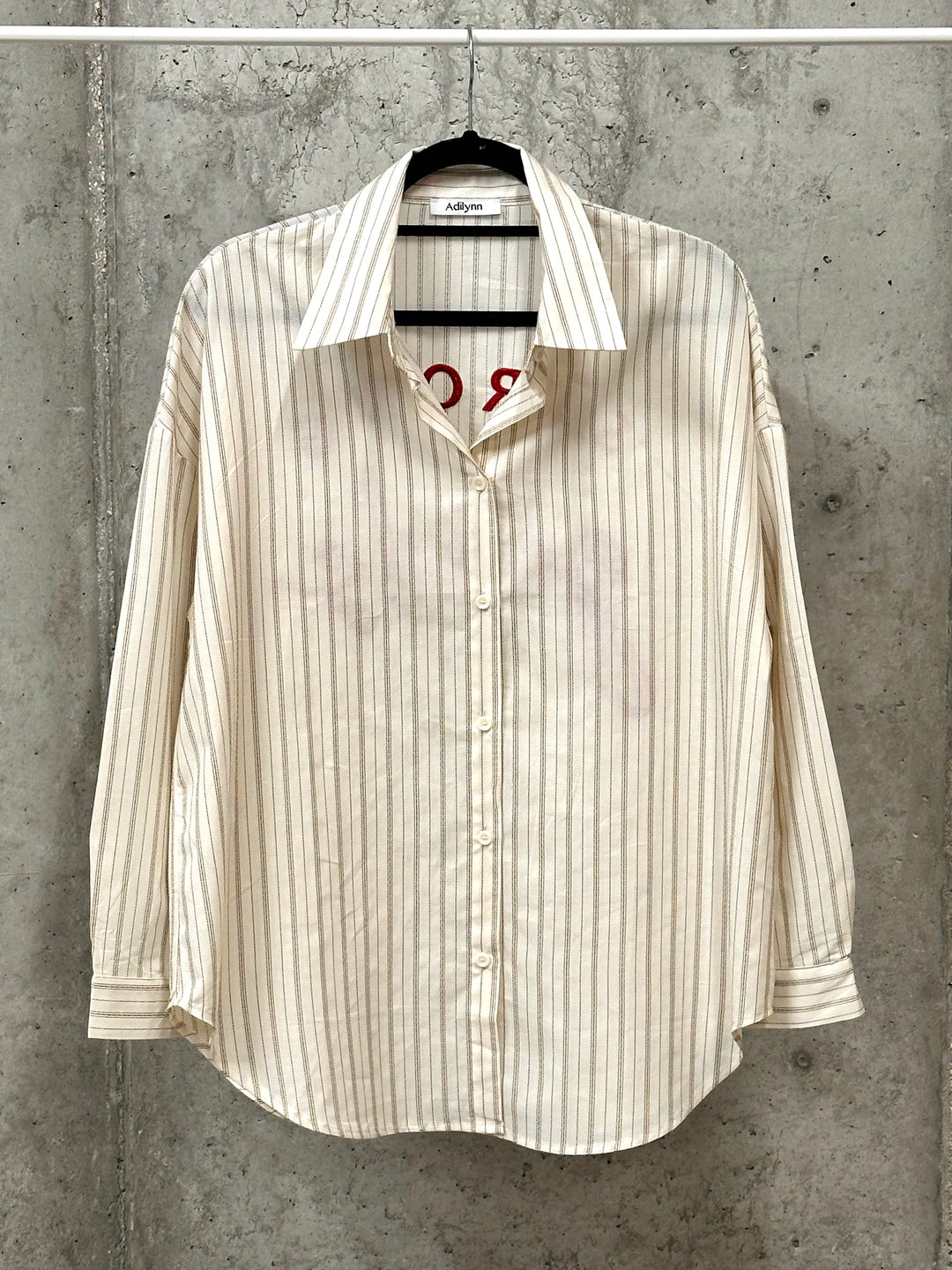 Bluse aus 100 % Baumwolle mit Streifen und „Strong Girls“-Stickerei auf dem Rücken (38/42)