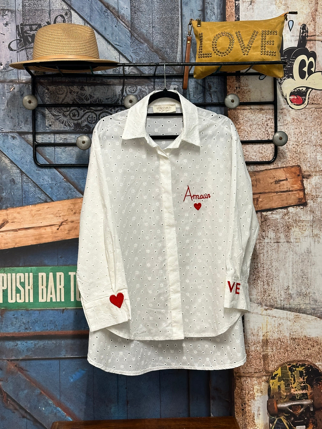 Weiße Bluse aus 100 % Baumwolle mit „Amour“-Bordüre (Größe 40/44) MADE IN ITALY