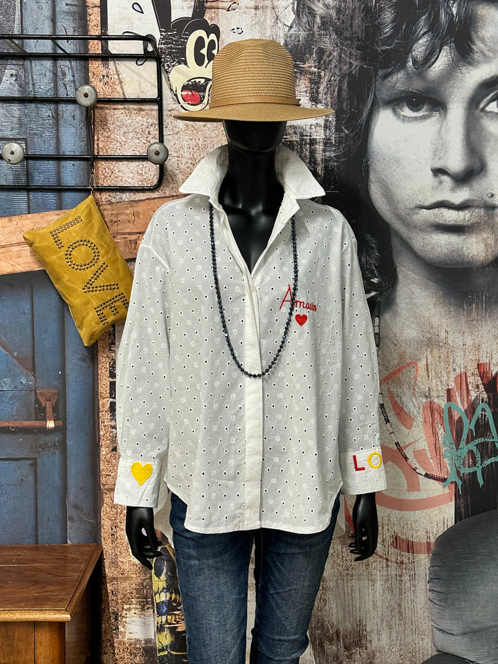 Weiße Bluse aus 100 % Baumwolle mit „Amour“-Bordüre (Größe 40/44) MADE IN ITALY