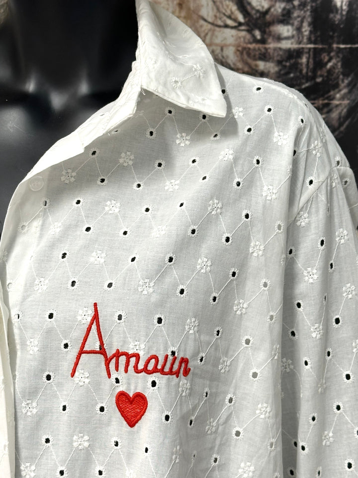 Weiße Bluse aus 100 % Baumwolle mit „Amour“-Bordüre (Größe 40/44) MADE IN ITALY