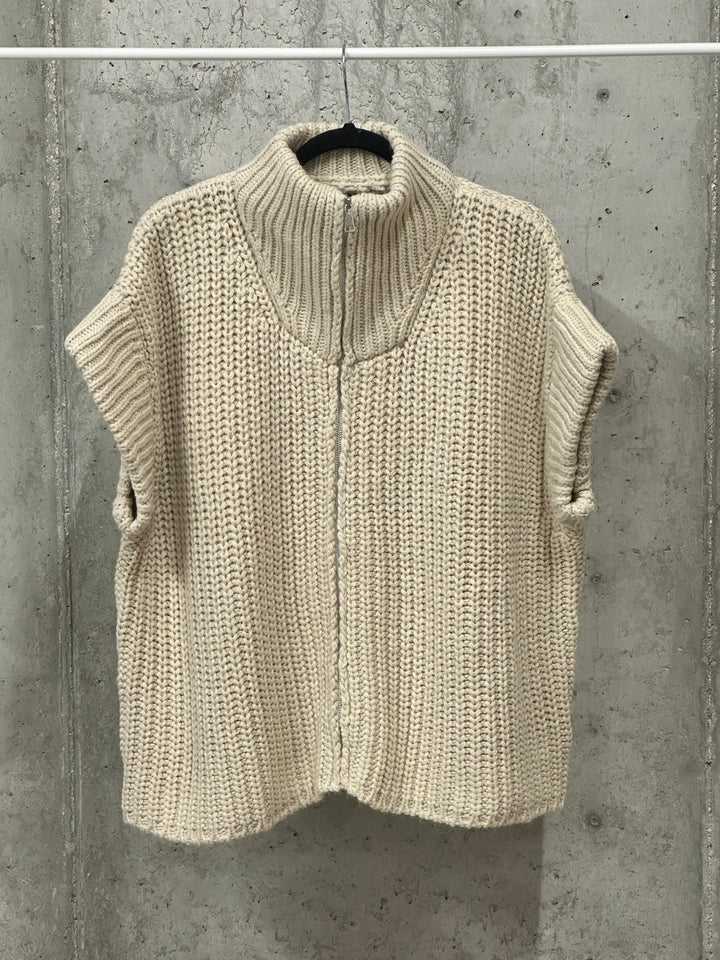 Ärmellose Strickweste „Banditas“ in Hellbeige (38/44) MADE IN ITALY