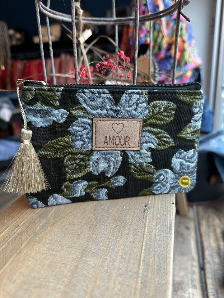 Pochette "Amour" noire, kaki & bleue glacier