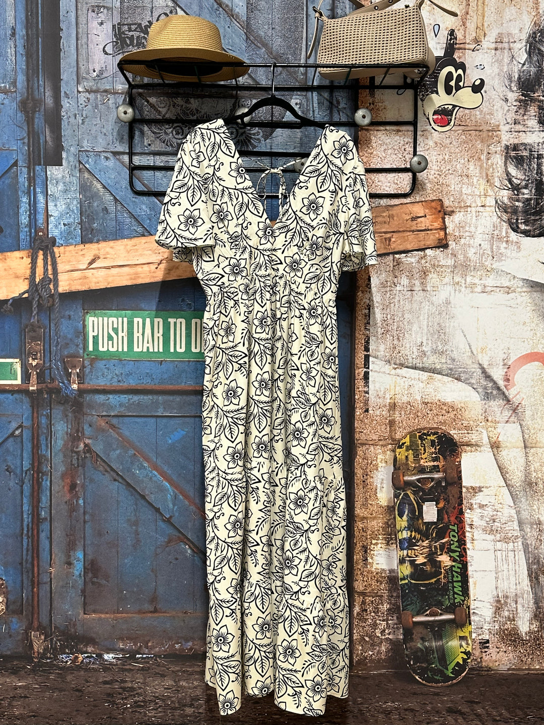 Fließendes, zeitloses Maxikleid in Schwarz und Ecru (XL ➡️ 3XL)