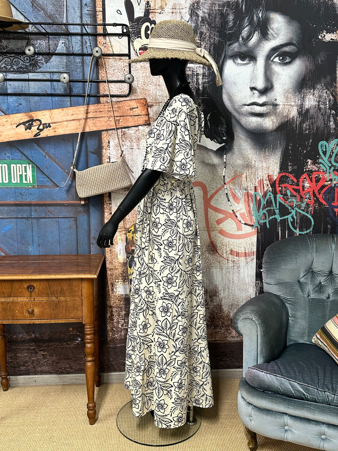 Fließendes, zeitloses Maxikleid in Schwarz und Ecru (XL ➡️ 3XL)