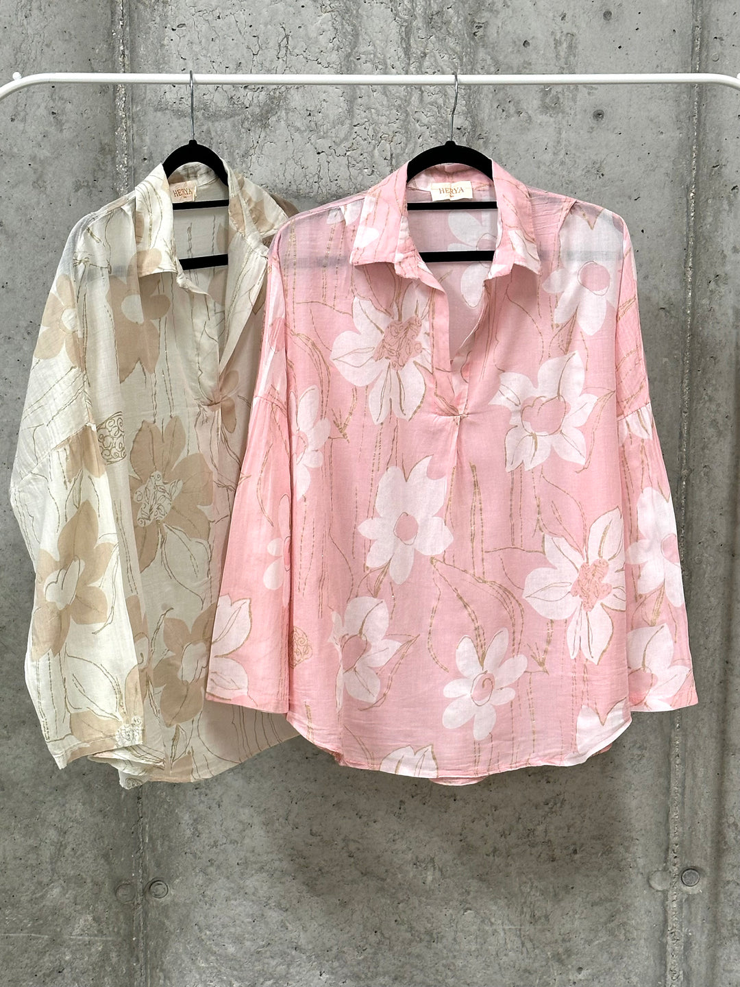 Oversize-Bluse aus Baumwollvoile „Blumen & goldener Lurex“ (38/44) MADE IN ITALY