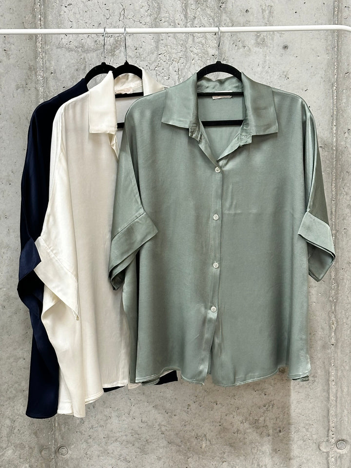 Fließendes Satin-Hemd aus 100 % Viskose (Größen 42/48) MADE IN ITALY