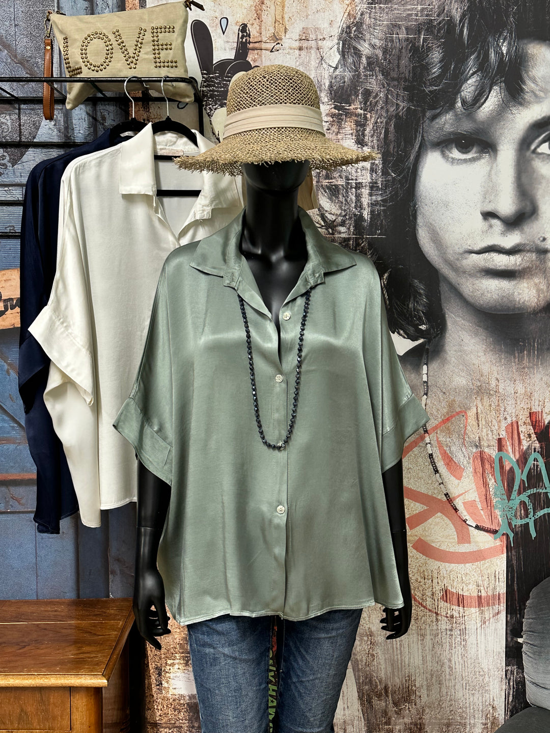 Fließendes Satin-Hemd aus 100 % Viskose (Größen 42/48) MADE IN ITALY