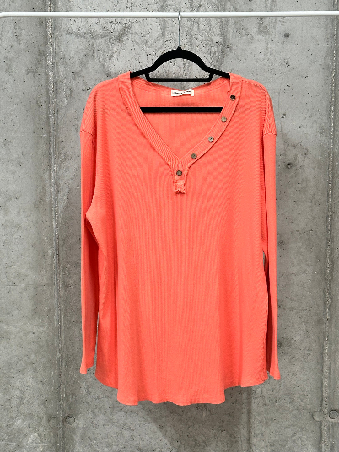 Einfarbige Tunika aus Rippstrick mit Knopfleiste am Kragen (44/48) MADE IN ITALY