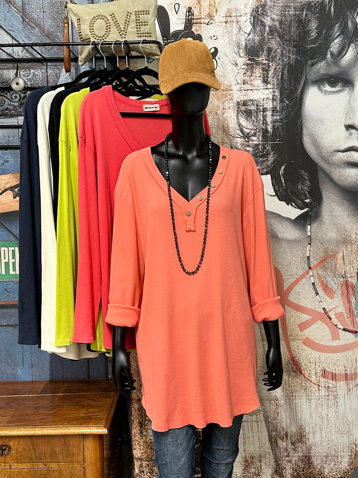 Einfarbige Tunika aus Rippstrick mit Knopfleiste am Kragen (44/48) MADE IN ITALY