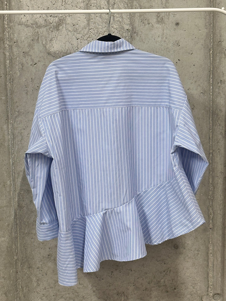 Oversize-Bluse mit Streifenmuster und Volants am Saum (44/48) MADE IN ITALY