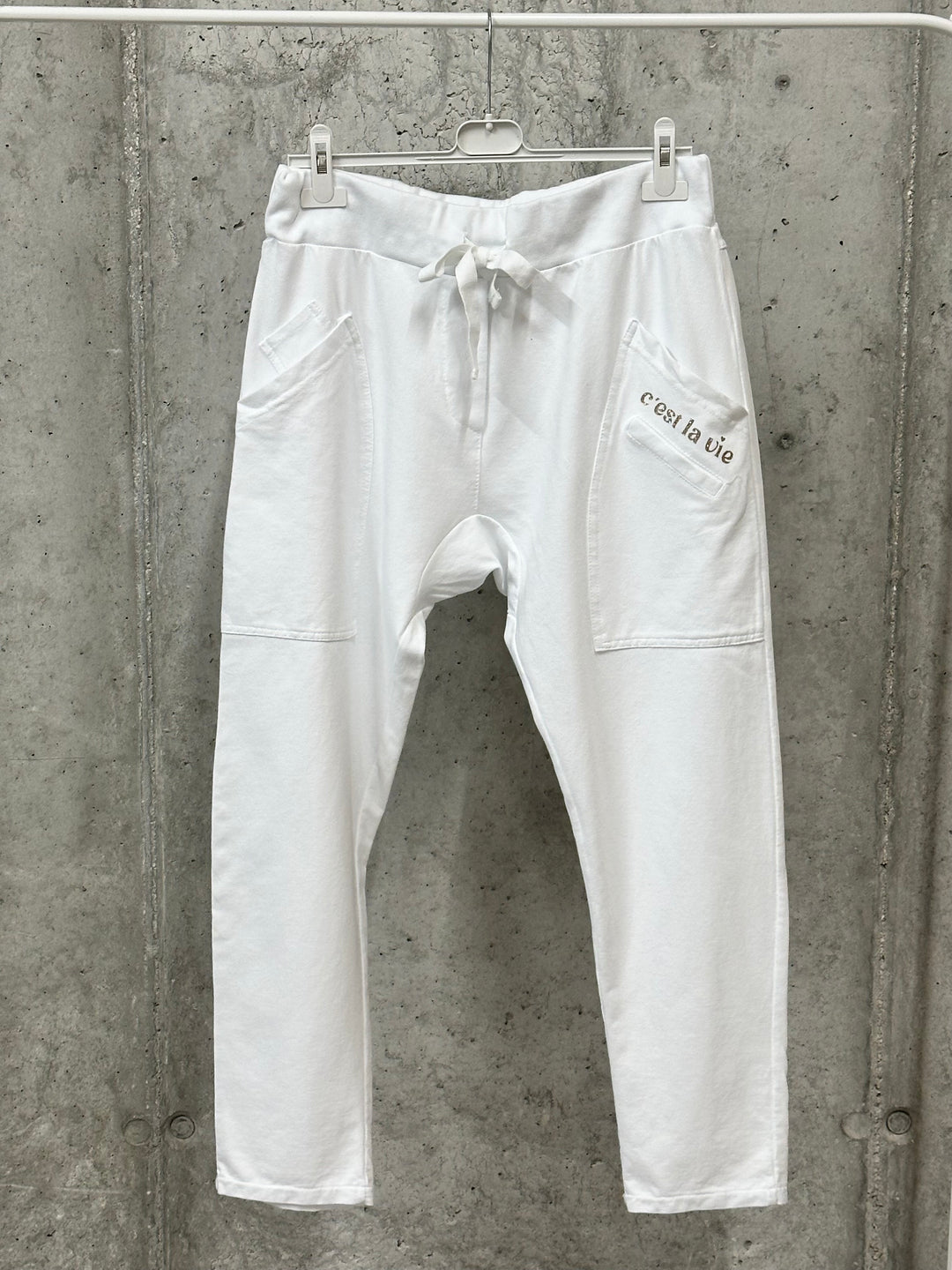 Bequeme Jogginghose „C'est la vie“ 38/42 MADE IN ITALY
