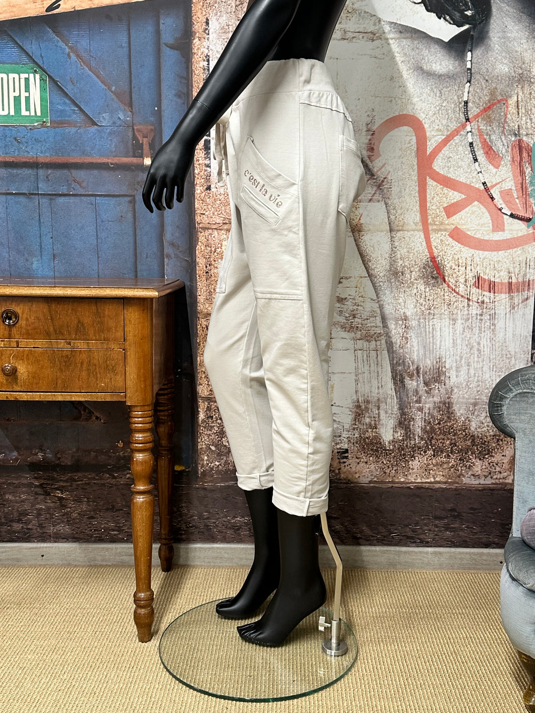 Bequeme Jogginghose „C'est la vie“ 38/42 MADE IN ITALY