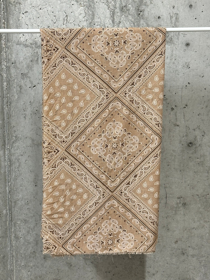 Quadratisches Halstuch mit „Bandana“-Muster, MADE IN ITALY