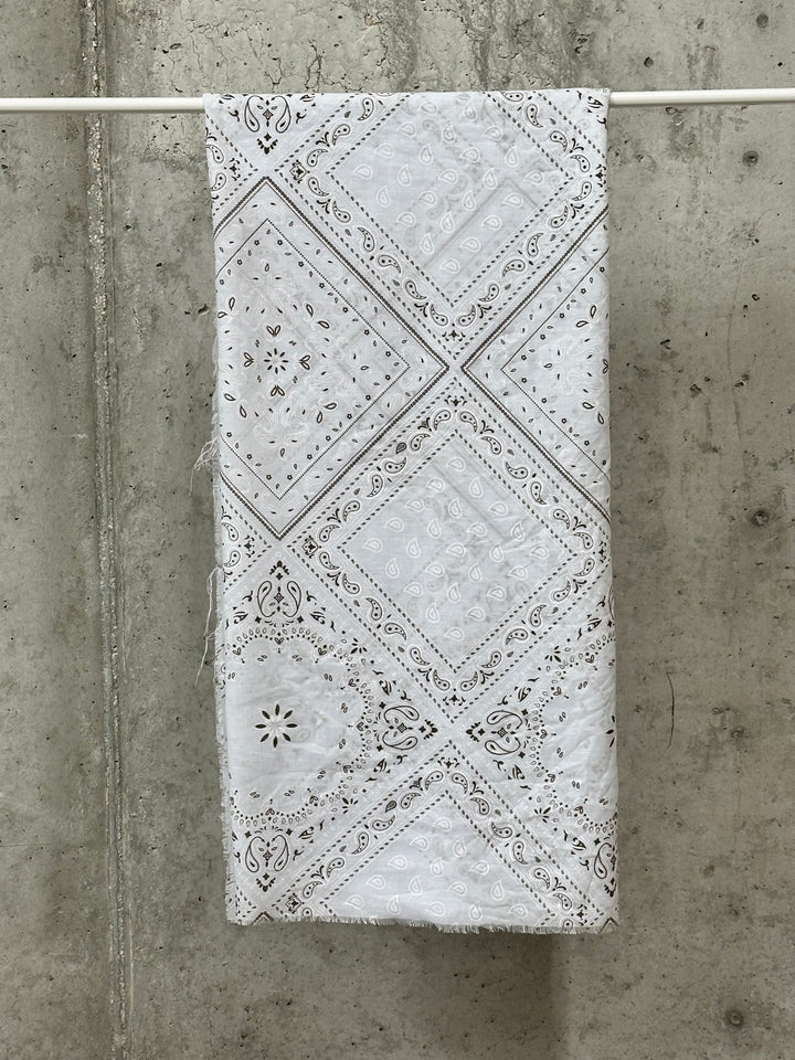 Quadratisches Halstuch mit „Bandana“-Muster, MADE IN ITALY