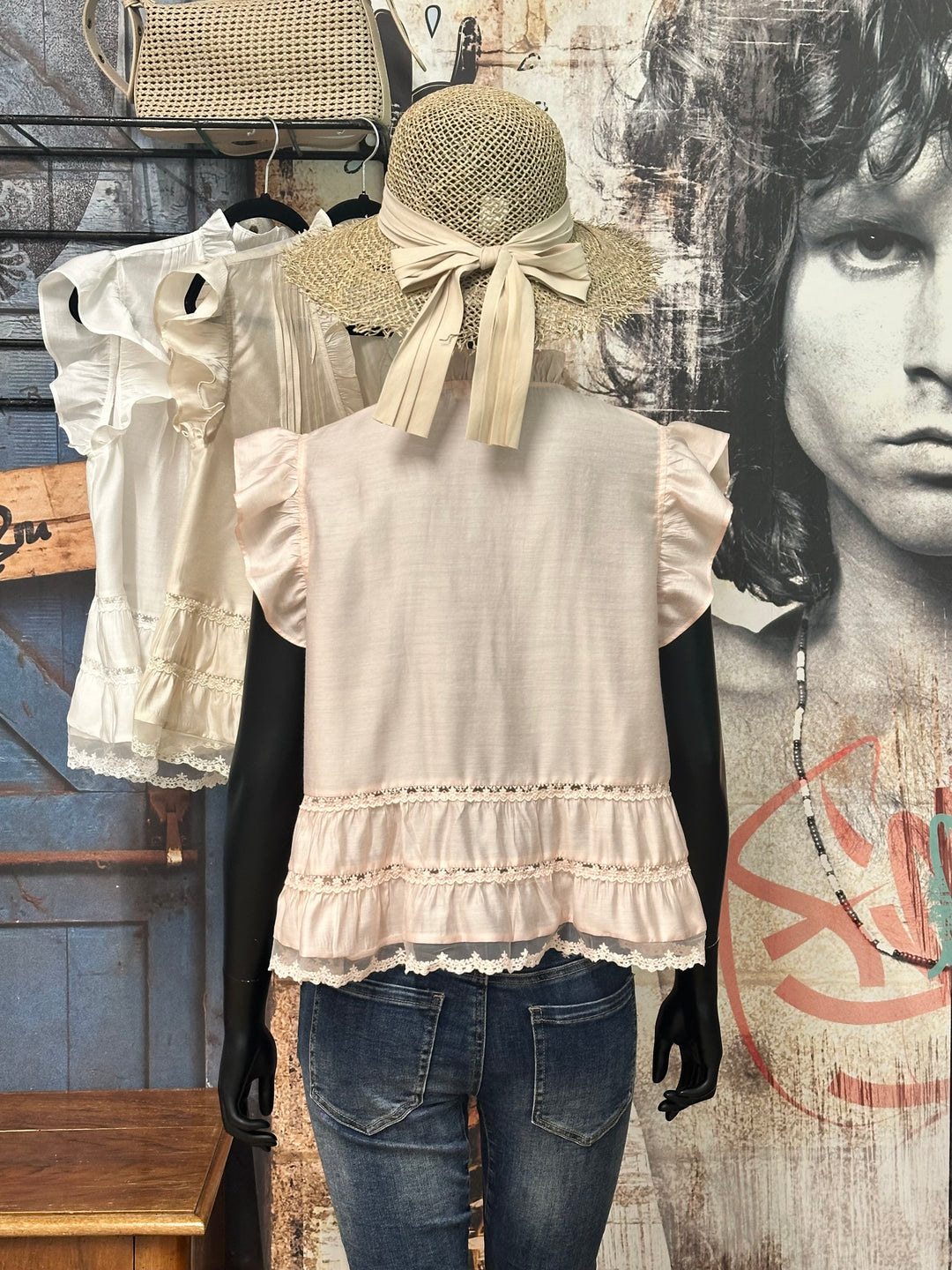 Ärmellose Bluse „Spitze & Rüschen“ (36/38 und 40/42)