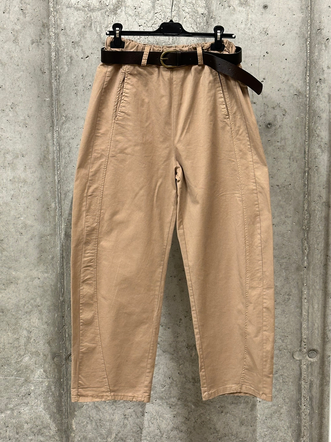 Hose im „Ballon“-Stil mit elastischem Bund (Größe 40/44) MADE IN ITALY