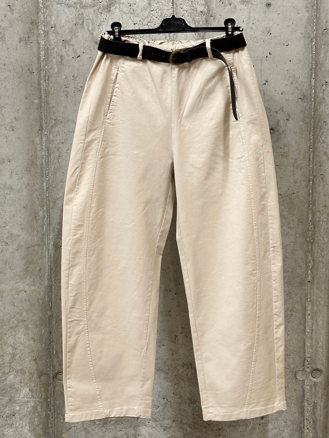 Hose im „Ballon“-Stil mit elastischem Bund (Größe 40/44) MADE IN ITALY