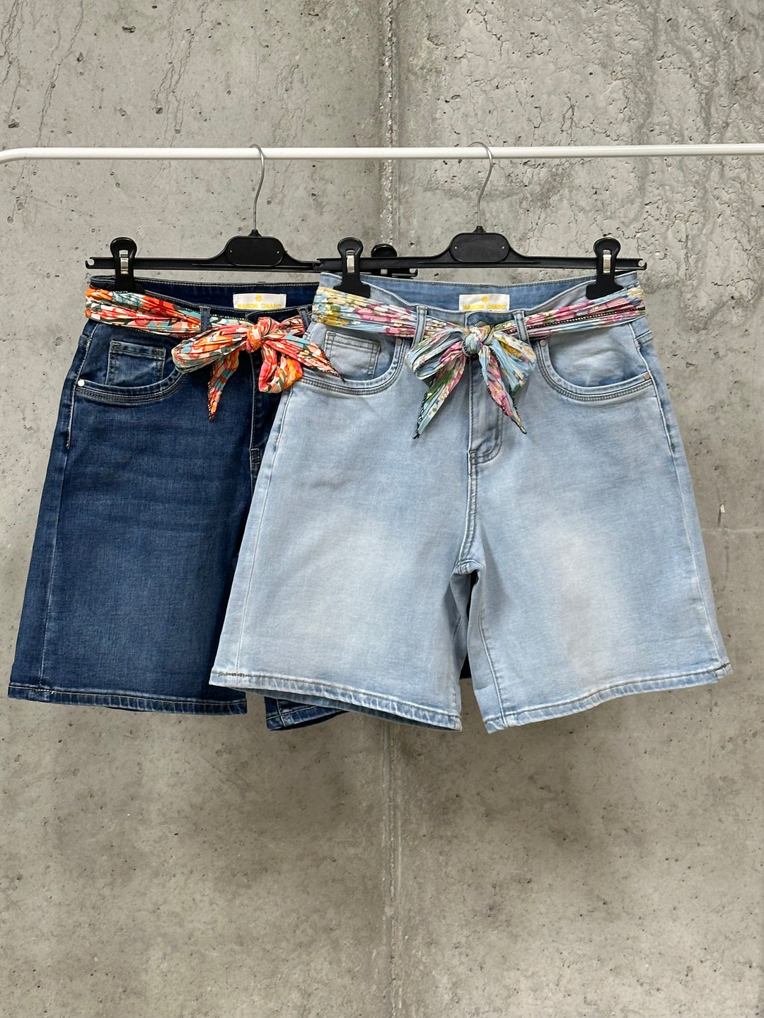 Stretch-Jeansshorts (36 ➡️ 44)