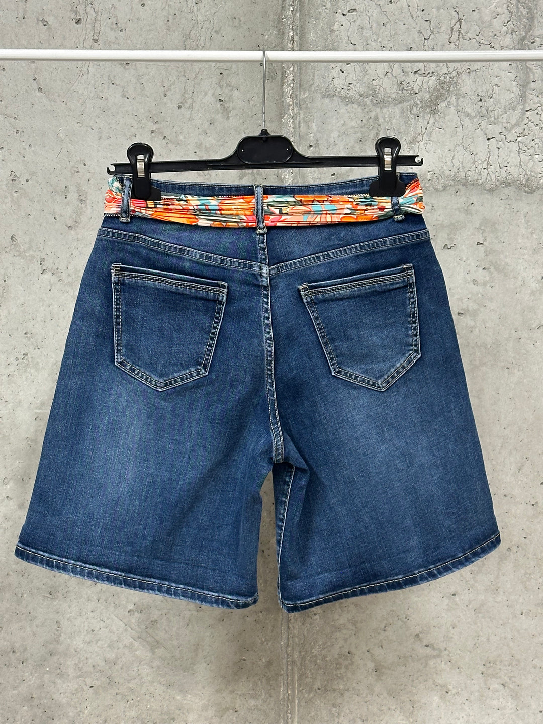 Stretch-Jeansshorts (36 ➡️ 44)