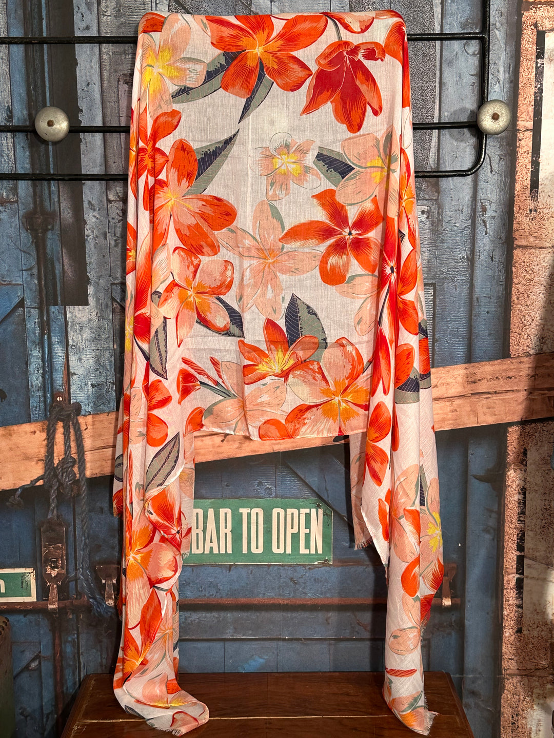 Foulard "fleurs" orange, jaune & blanc 100% naturel