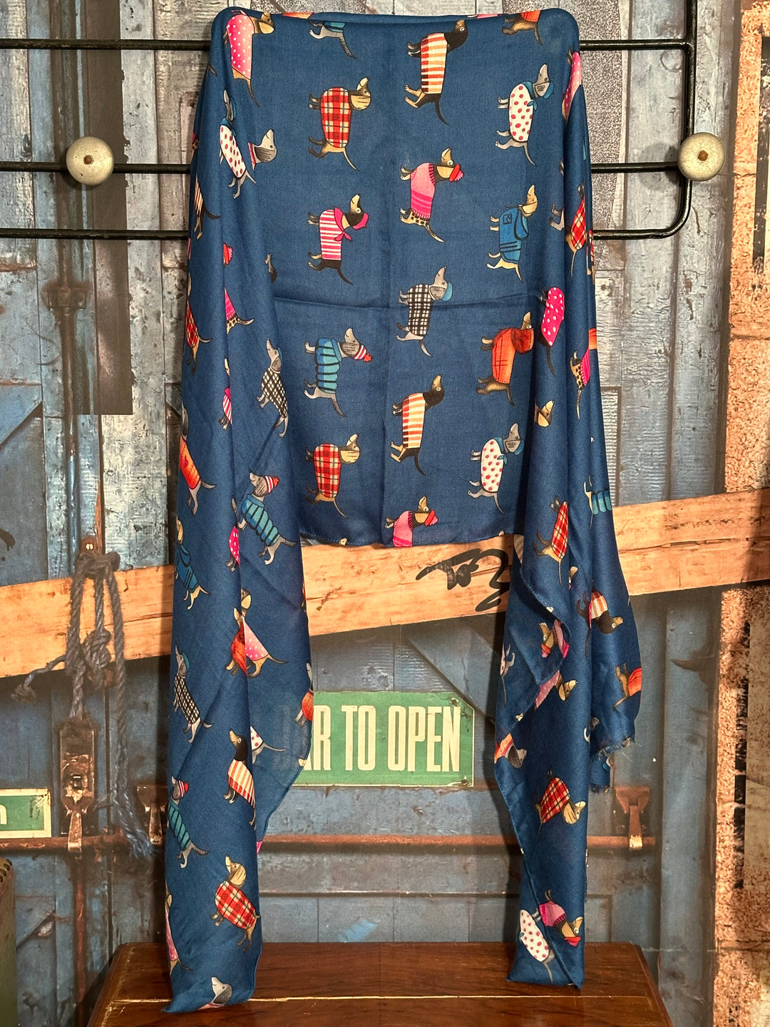 Foulard « chien » bleu pétrole 100% naturel