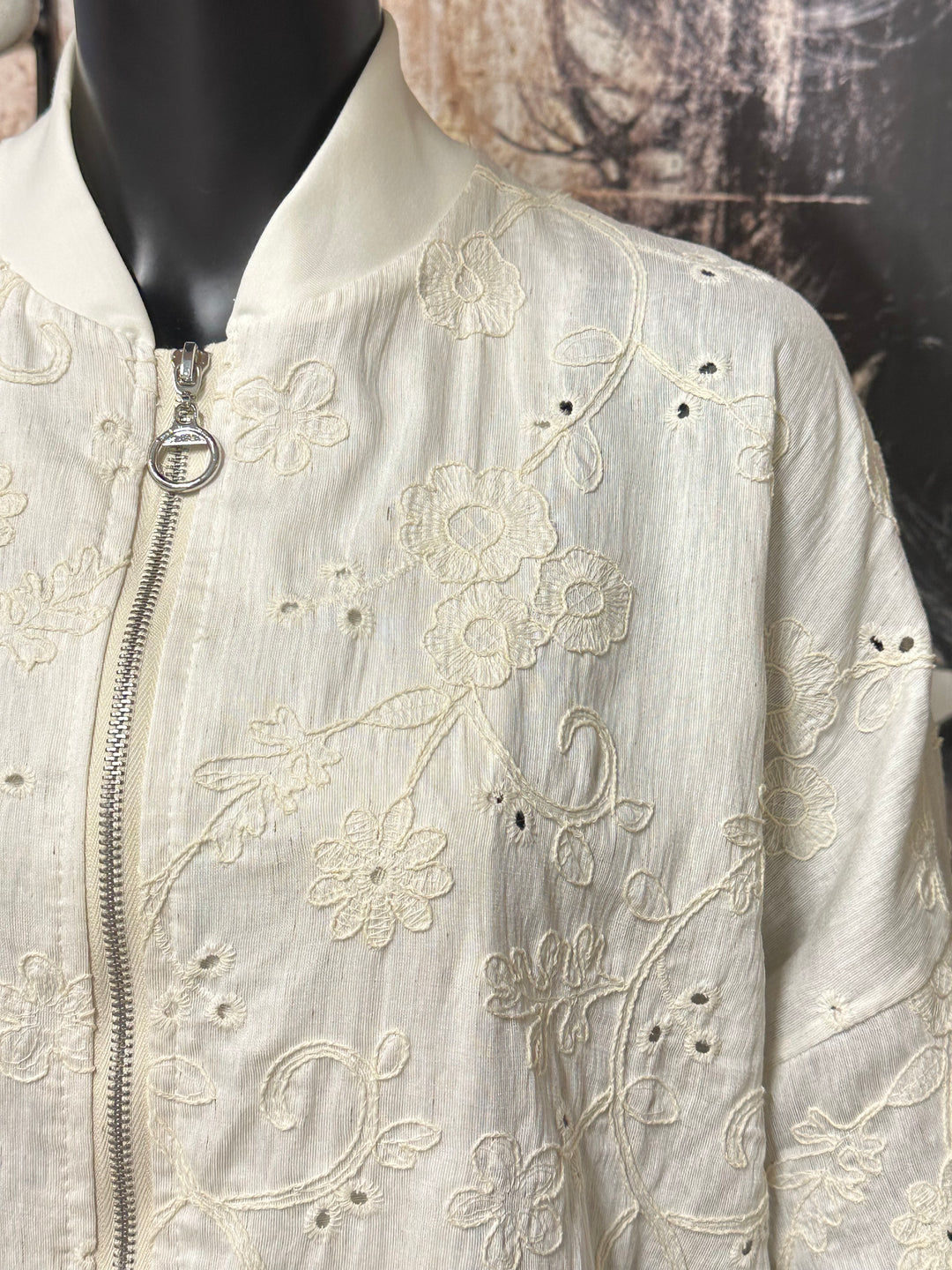 Jacke aus ecrufarbener englischer Spitze (36/42) Made in Italy