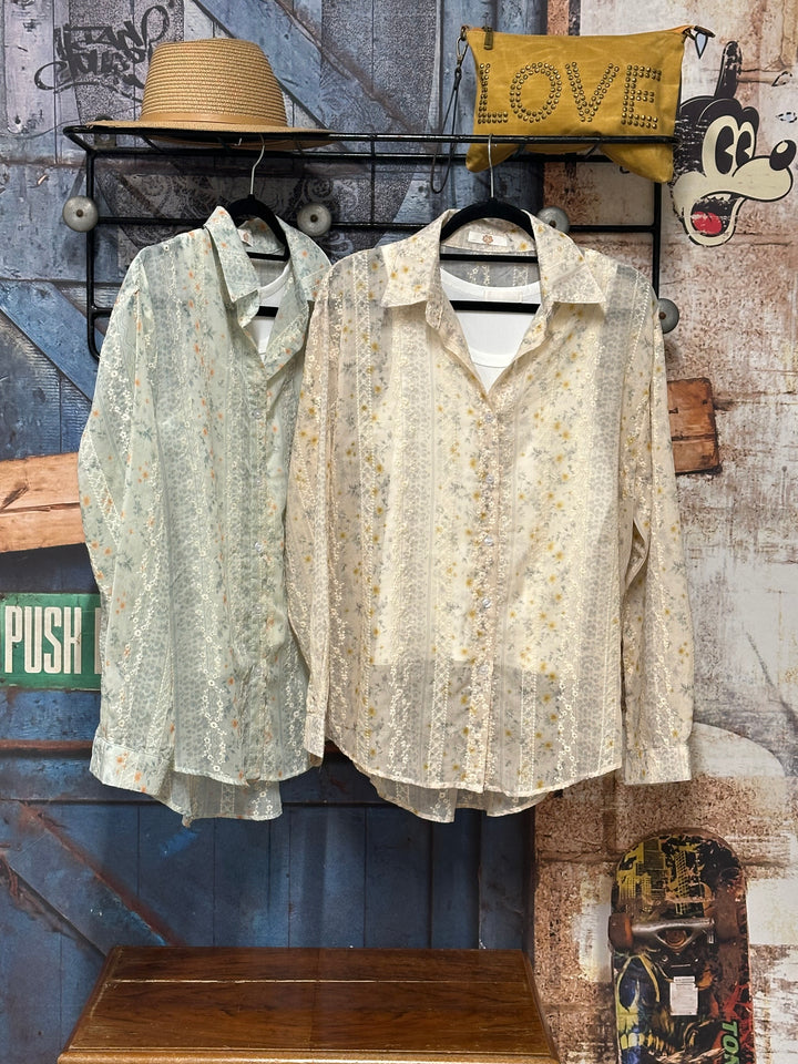 Bluse mit Boho-Stickerei & weißes Top (38/42)