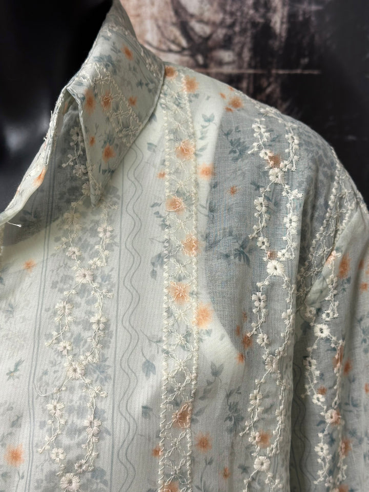 Bluse mit Boho-Stickerei & weißes Top (38/42)