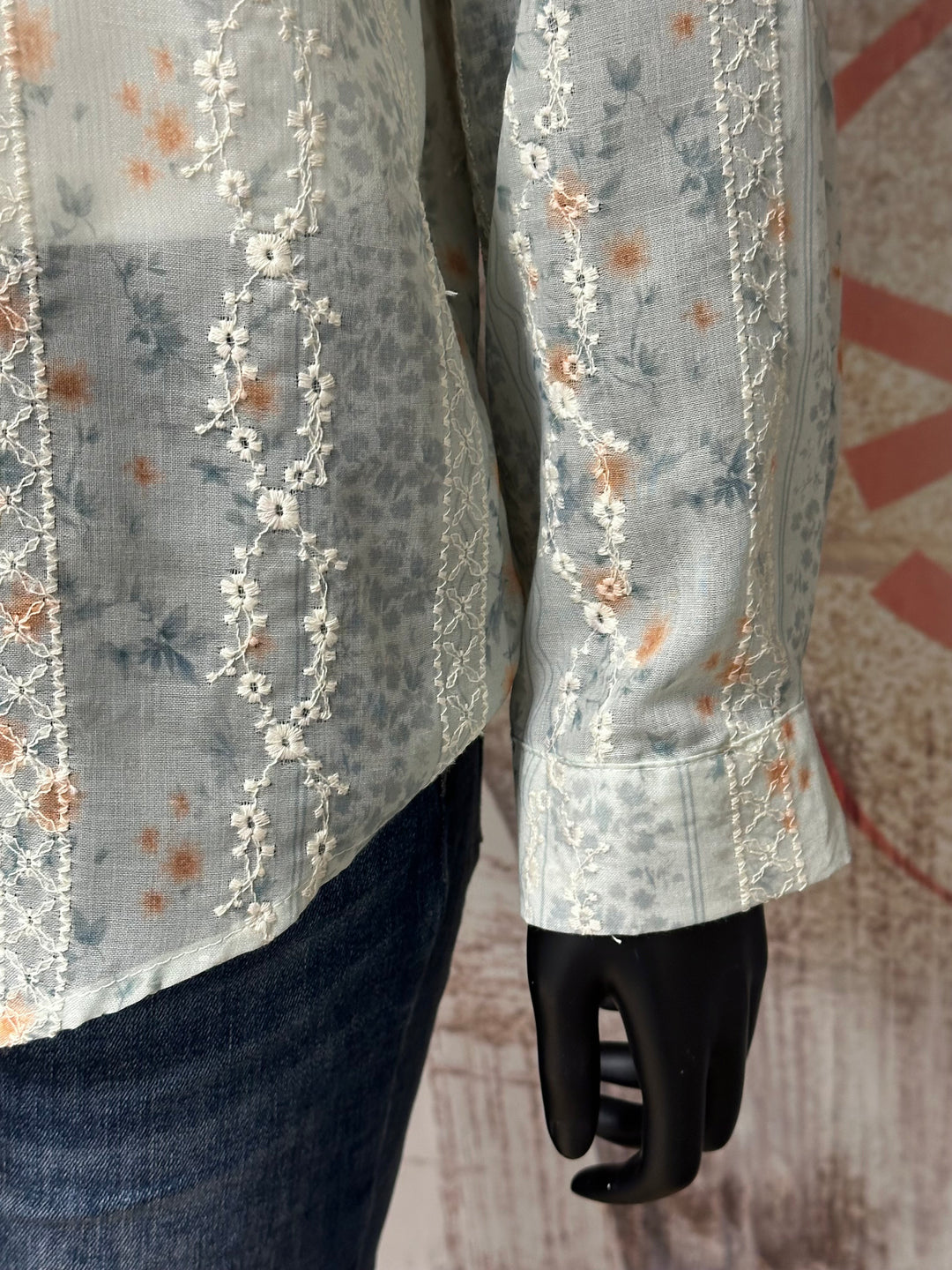 Bluse mit Boho-Stickerei & weißes Top (38/42)