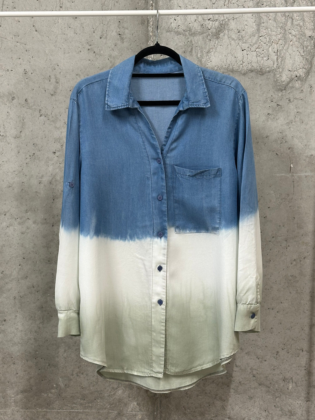 Langes Hemd mit Farbverlauf (38/42) – Made in Italy