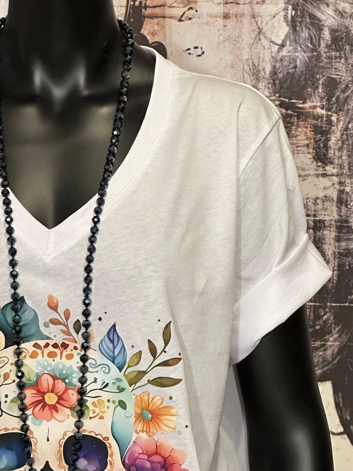 T-shirt blanc + size 100% coton col V "skull " tons vert, orange & violet