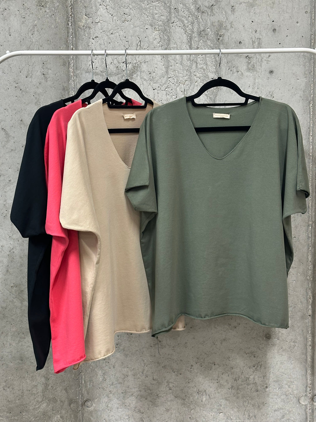 T-shirt basic & uni 100% coton col V (40/44) MADE IN ITALY
