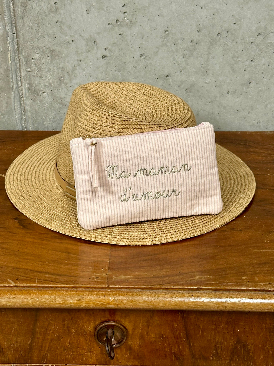 Pochette brodée en velours côtelé "Ma maman d&