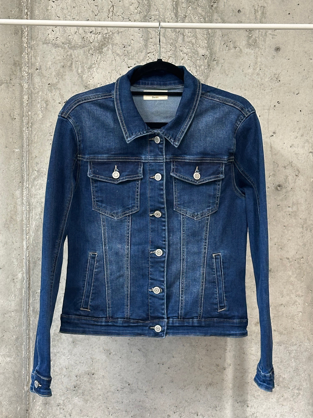 Veste en jean stretch "Nina" denim foncé (40 ➡️ 48)
