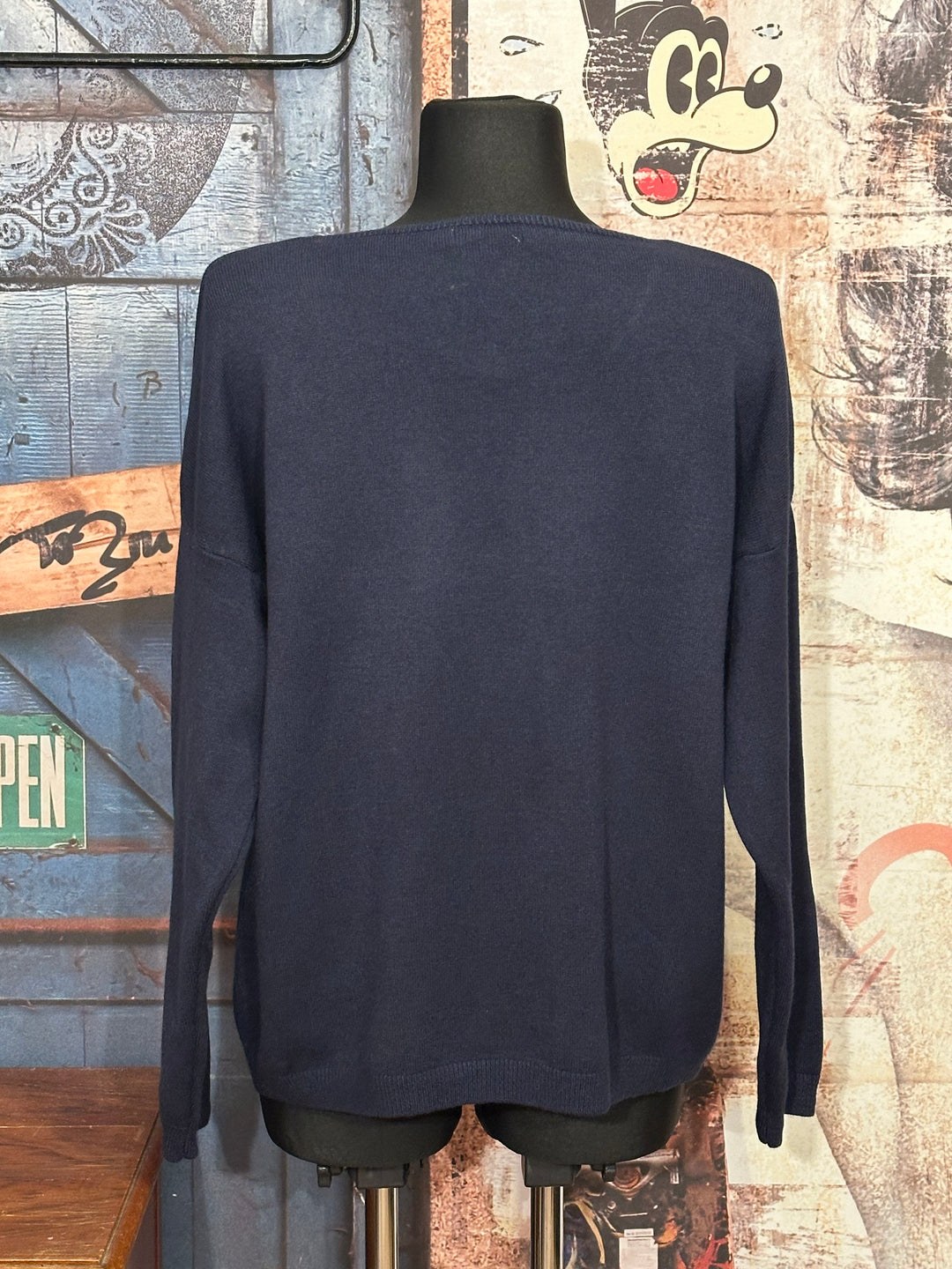 Pull en maille fine col V bleu marine