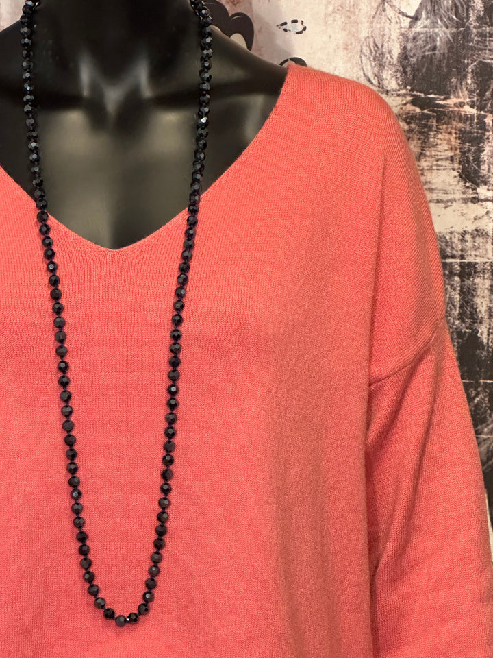 Pull en maille fine col V rose vintage