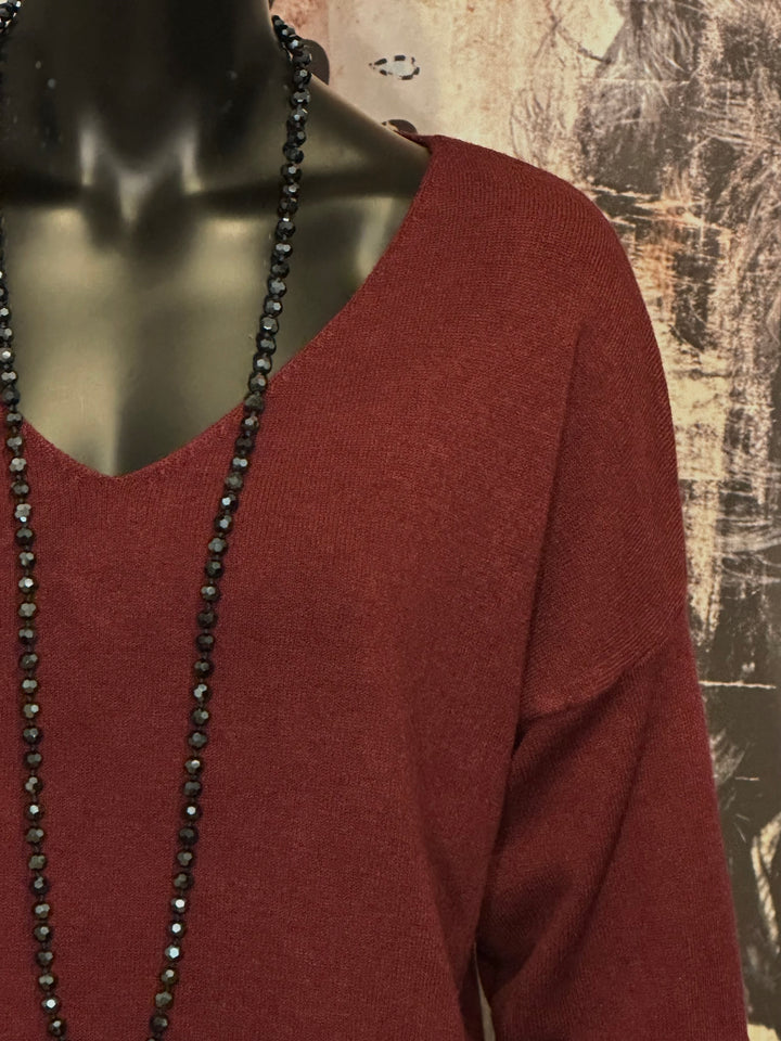 Pull en maille fine col V bordeaux