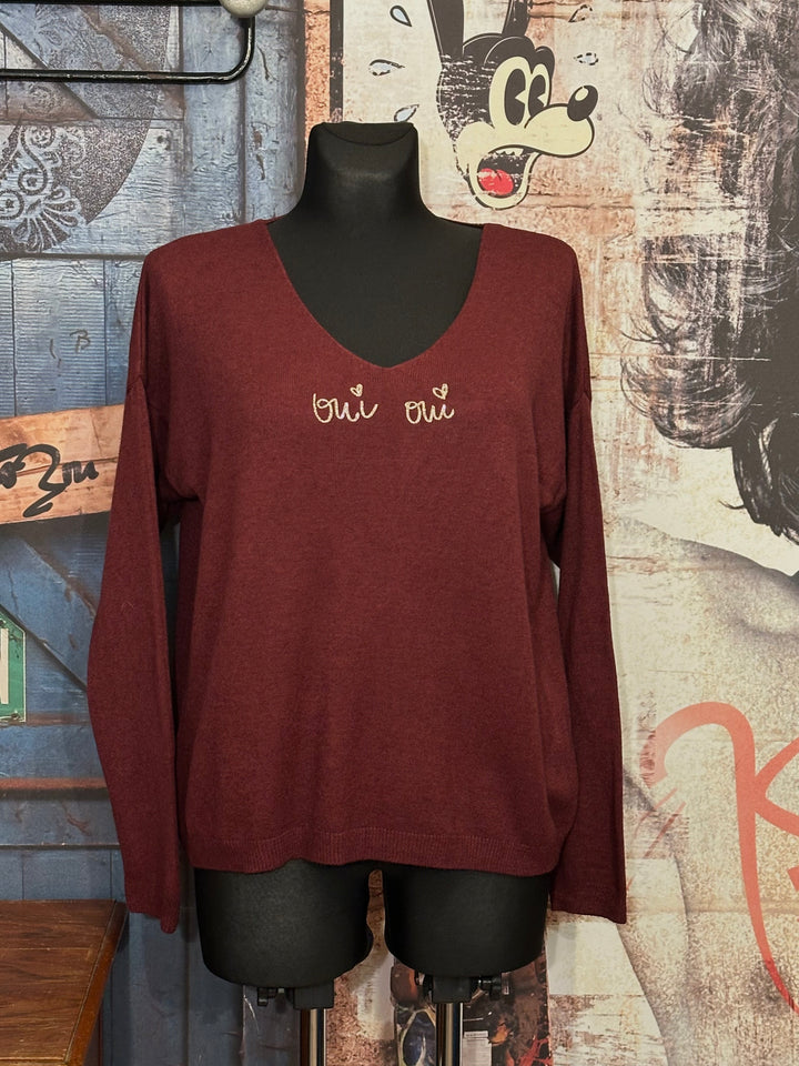 Pull col V "oui oui" bordeaux