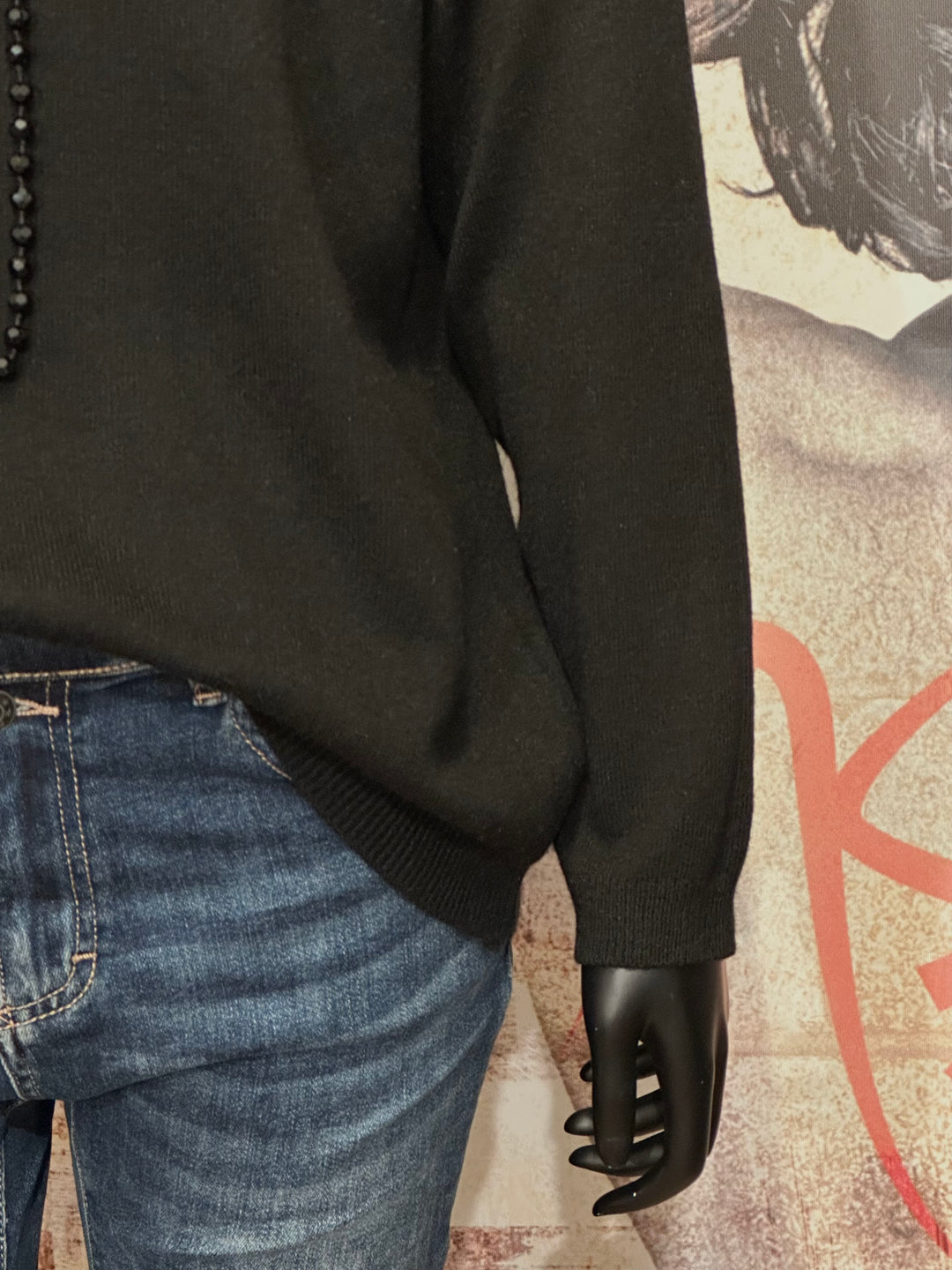 Pull col V "oui mais non" noir