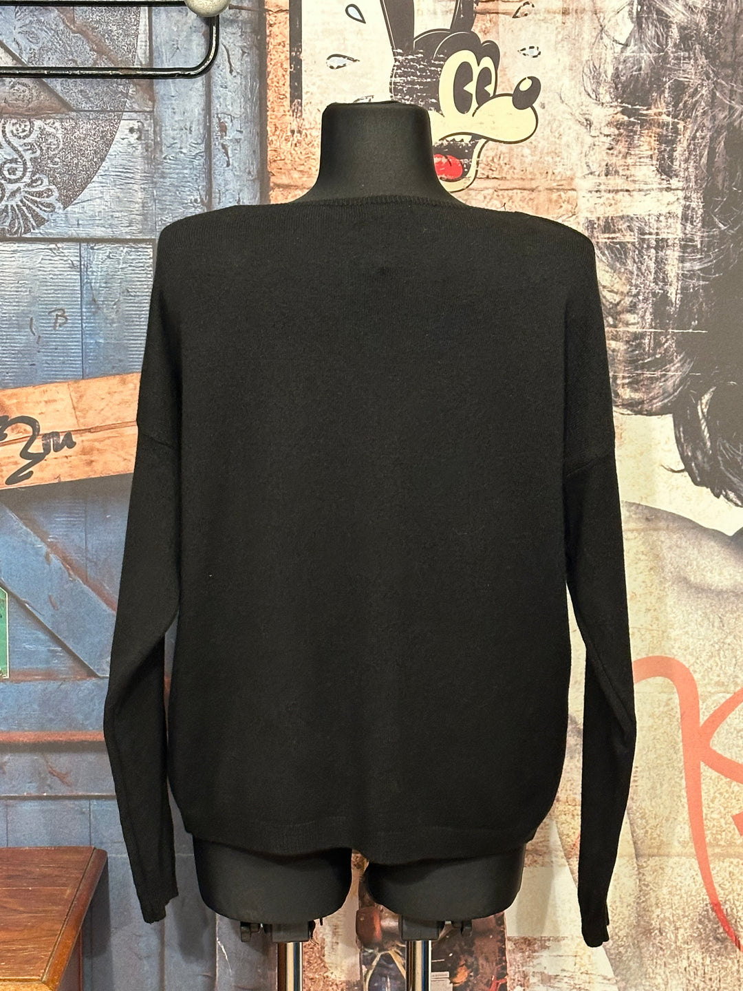 Pull col V "oui mais non" noir
